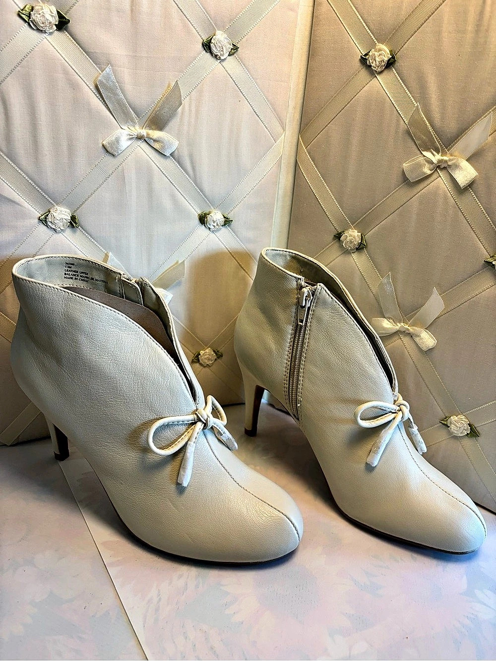 Leather Heeled Ankle Boots Cream US 7.5M